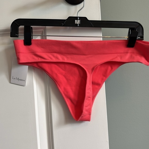 NWT Le Mystere Women's Seamless Comfort Thong, coral, XL - Picture 4 of 5